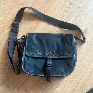 LULULEMON Now And Always Crossbody Bag 5L in Black
